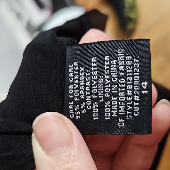 Women's 14 Sleeveless Dress - Picture 6 of 6